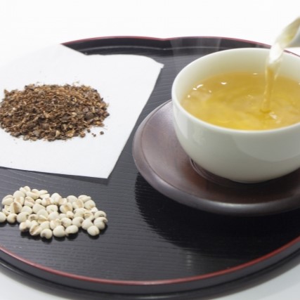 ヨクイニン配合の商品画像